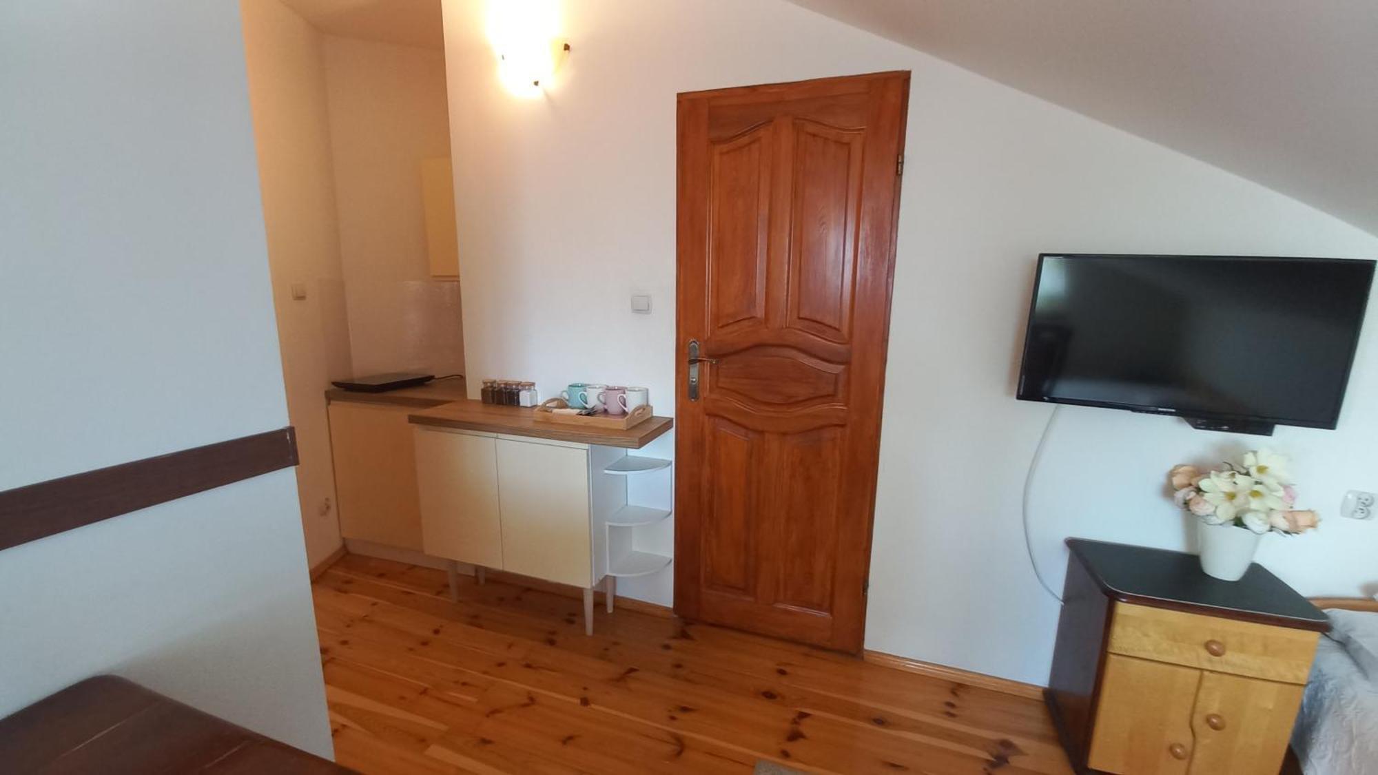 Aven'A Pokoje Goscinne Z Basenem Ujście-Darłowskie Exterior foto
