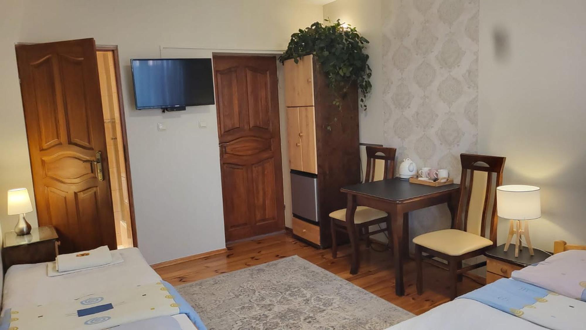 Aven'A Pokoje Goscinne Z Basenem Ujście-Darłowskie Exterior foto