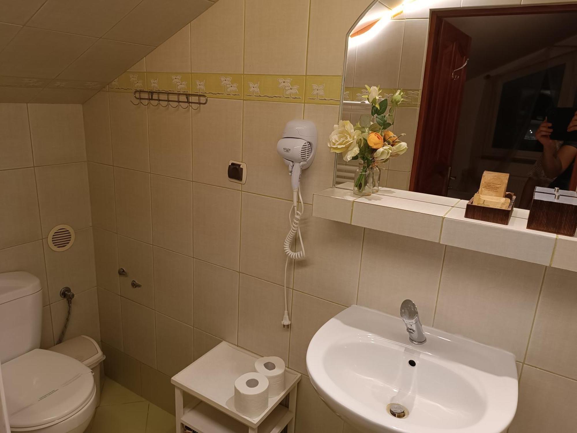 Aven'A Pokoje Goscinne Z Basenem Ujście-Darłowskie Exterior foto