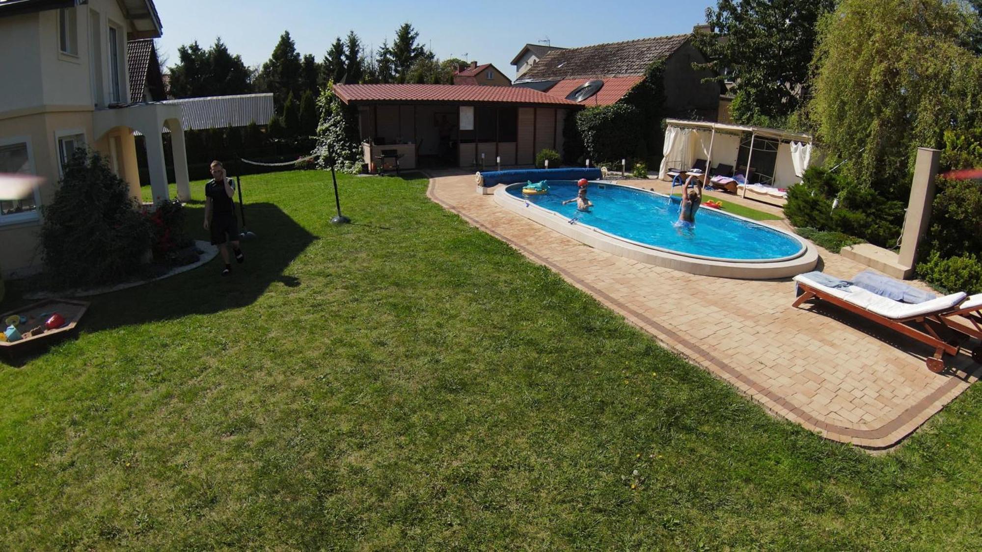 Aven'A Pokoje Goscinne Z Basenem Ujście-Darłowskie Exterior foto